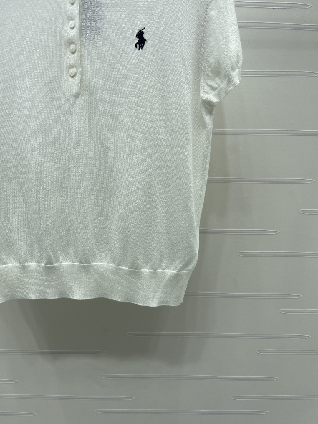 Women's short sleeves
